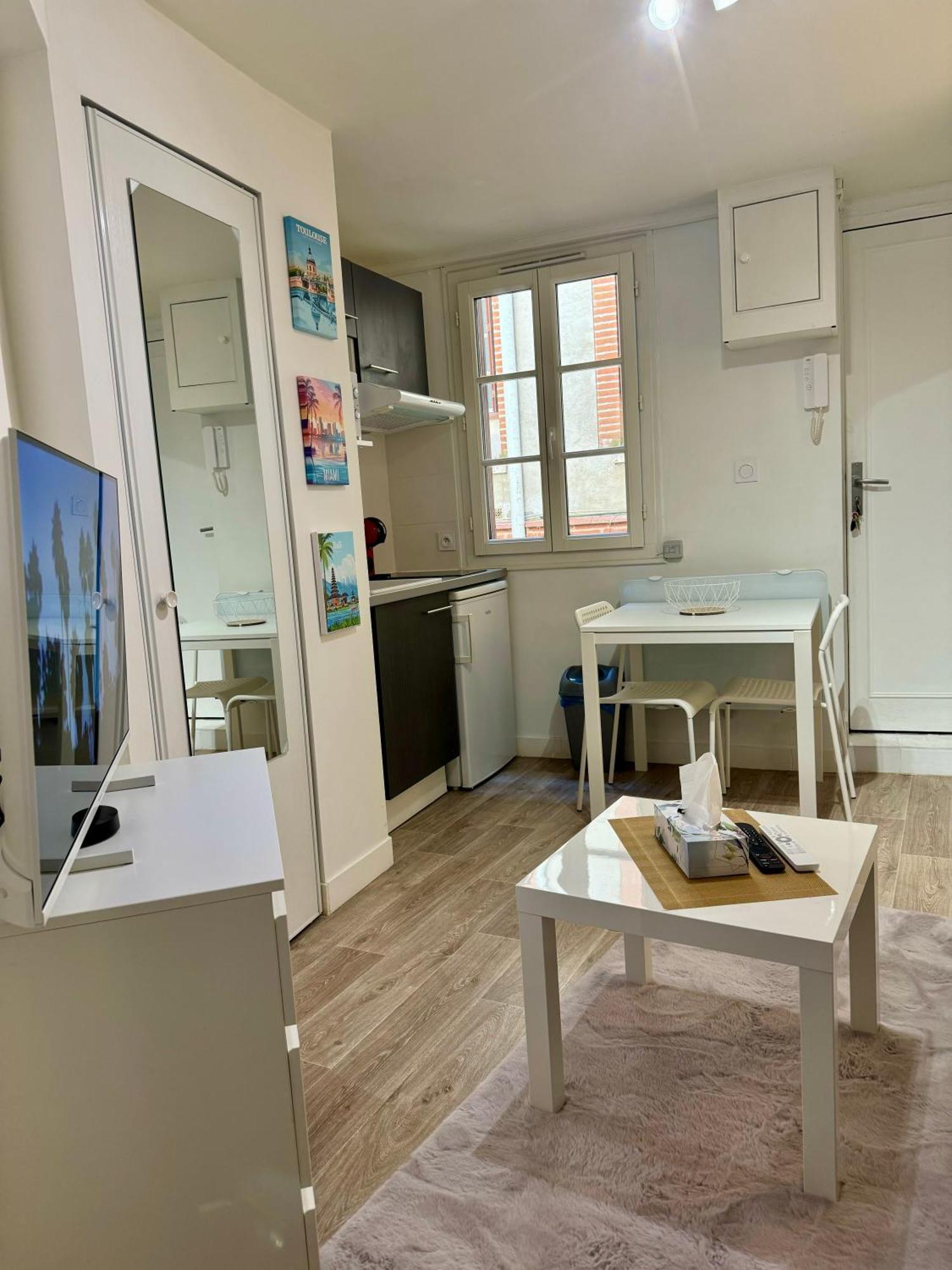 Studio Cozy Au Coeur Des Carmes Toulouse Exteriör bild